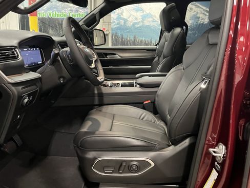 New 2026 Jeep Grand Wagoneer 4WD w/ Premium Group I image 10