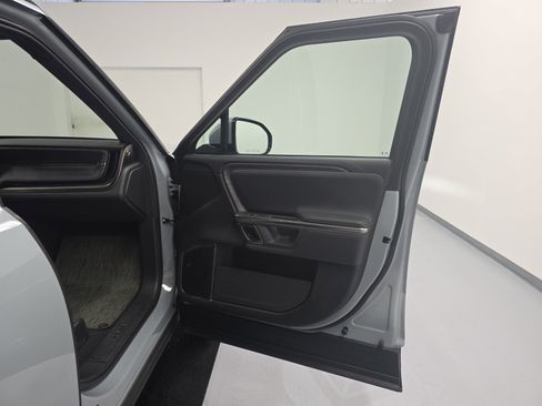 Used 2024 Rivian R1S Adventure image 18