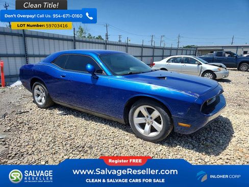 Used 2012 Dodge Challenger SXT RWD image 5