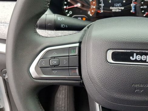 Used 2024 Jeep Compass Latitude image 20