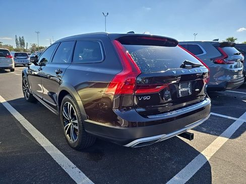 Used 2018 Volvo V90 T5 Cross Country w/ Convenience Package image 8