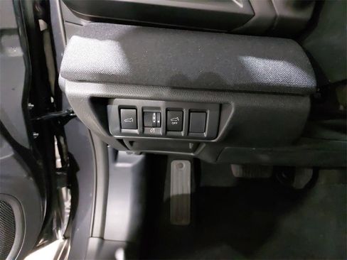 Used 2025 Subaru Outback Premium w/ Popular Package #1A image 27