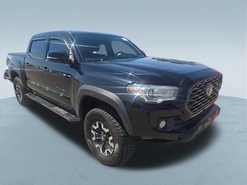 Used 2020 Toyota Tacoma TRD Off-Road w/ TRD Premium Off Road Package AWD/4WD image 3