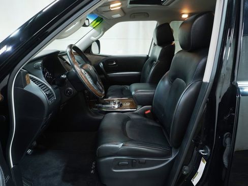 Used 2017 INFINITI QX80 4WD w/ Driver Assistance Package image 14