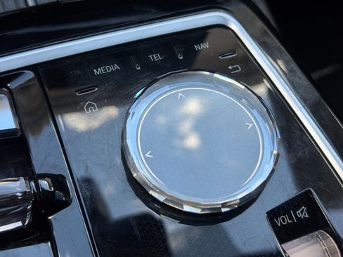 Used 2023 BMW 740i RWD image 38