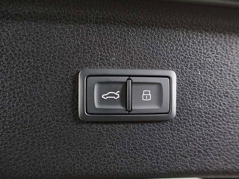 Used 2023 Audi Q5 2.0T Premium w/ Convenience Package image 20