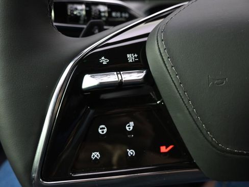 New 2026 Cadillac Vistiq Premium Luxury w/ LPO, Floor Liner Package AWD/4WD image 33