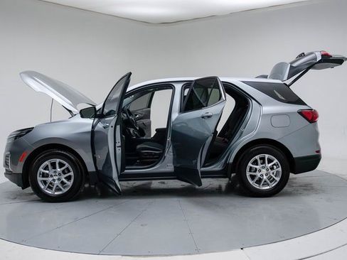 Used 2023 Chevrolet Equinox LT image 18