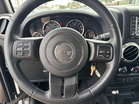 Used 2018 Jeep Wrangler Sahara w/ Connectivity Group image 19