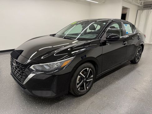 Used 2024 Nissan Sentra SV FWD image 4