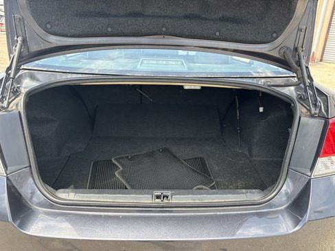 Used 2011 Subaru Legacy 2.5i Limited w/ Interior Illumination Pkg AWD/4WD image 26
