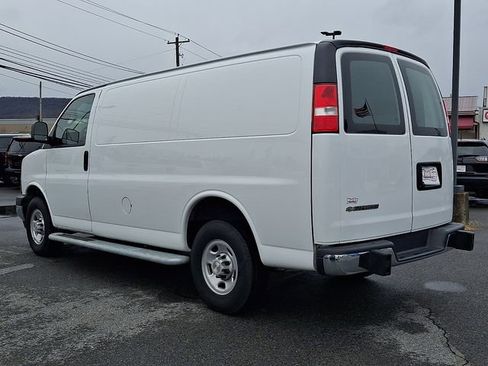 Certified 2024 Chevrolet Express 2500 Work Van w/ Driver Convenience Package image 4