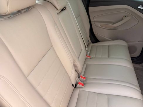 Used 2016 Ford C-MAX Energi SEL FWD image 14