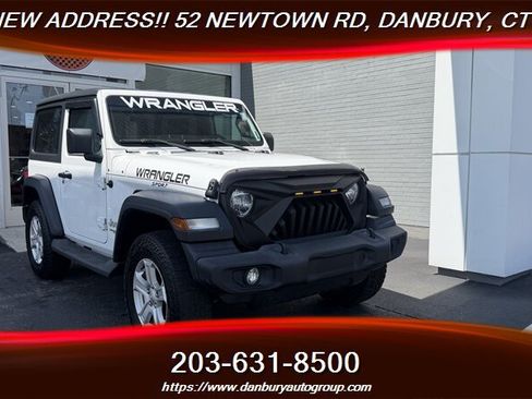 Used 2019 Jeep Wrangler Sport AWD/4WD image 7