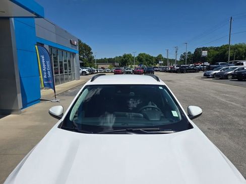 Used 2024 Chevrolet Trax LT FWD image 42