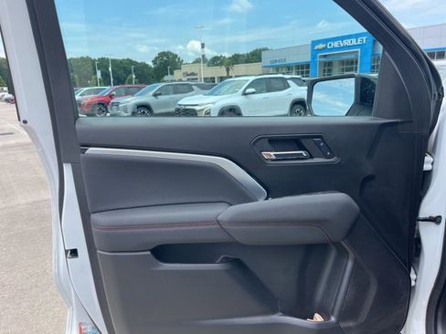 Used 2024 Chevrolet Colorado Z71 w/ Advanced Trailering Package image 13