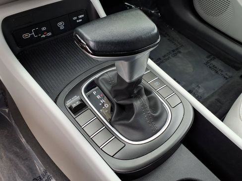 Certified 2025 Hyundai Kona SEL FWD image 22