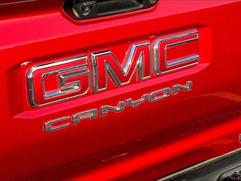 Used 2024 GMC Canyon Elevation w/ Elevation Premium Package AWD/4WD image 31