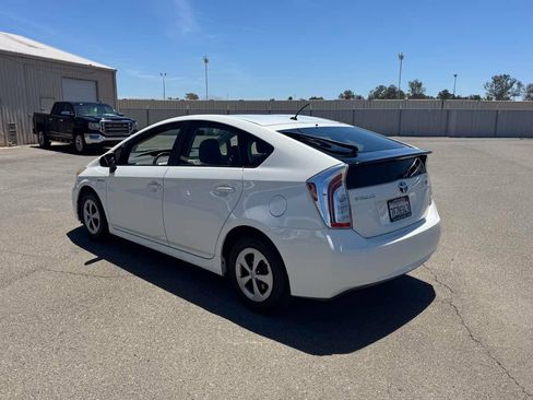 Used 2014 Toyota Prius Two FWD image 7
