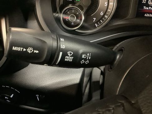 Used 2021 RAM 1500 Big Horn AWD/4WD image 30