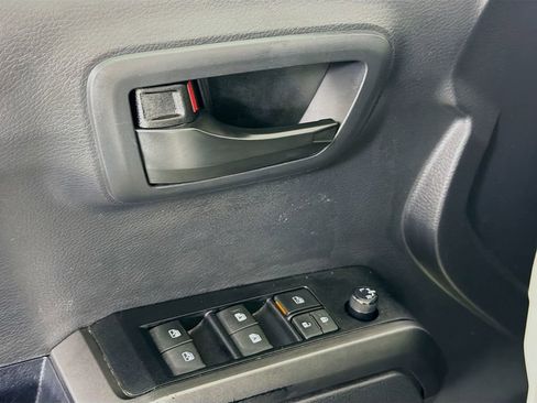 Used 2023 Toyota Tacoma TRD Off-Road image 21