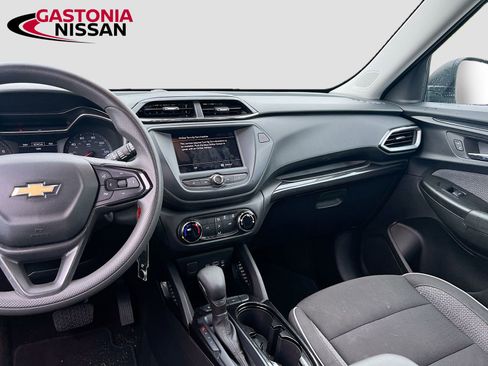 Used 2023 Chevrolet TrailBlazer LS image 31