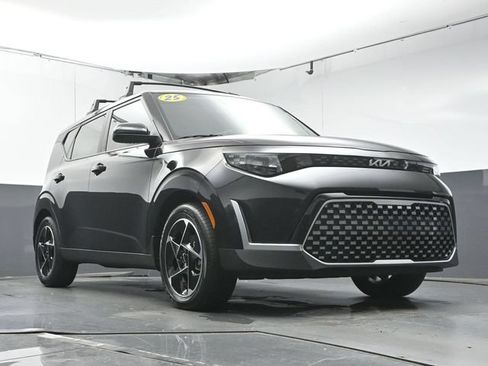 Used 2025 Kia Soul EX FWD image 32