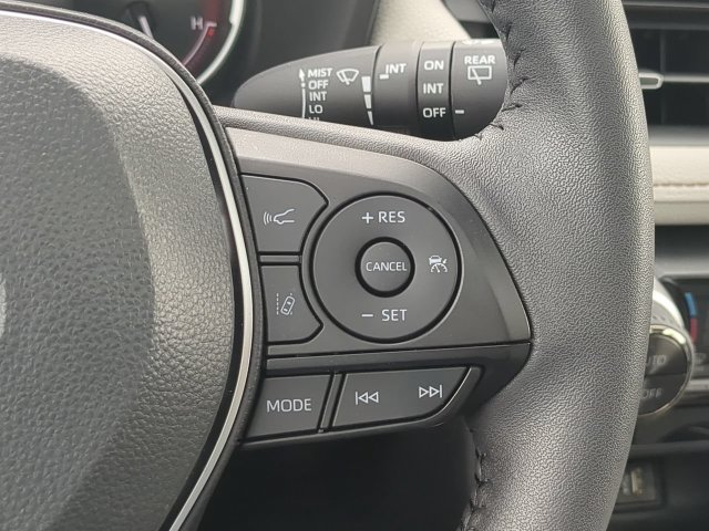 Certified 2025 Toyota RAV4 XLE Premium FWD image 31