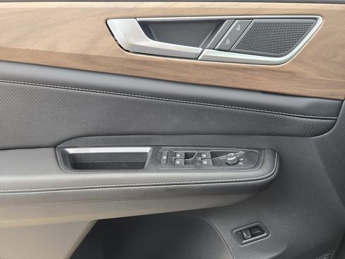 New 2026 Volkswagen Atlas SE FWD image 17