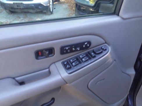 Used 2004 Chevrolet Tahoe LT w/ LT Preferred Equipment Group image 14