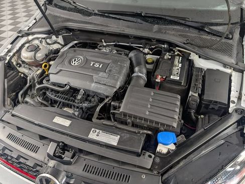 Used 2018 Volkswagen GTI SE FWD image 32