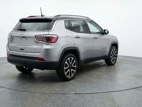 Used 2025 Jeep Compass Limited AWD/4WD image 9