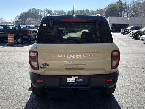 Used 2025 Ford Bronco Sport Badlands image 6