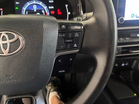 Used 2025 Toyota Camry LE image 27