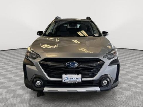 Used 2025 Subaru Outback Limited AWD/4WD image 4
