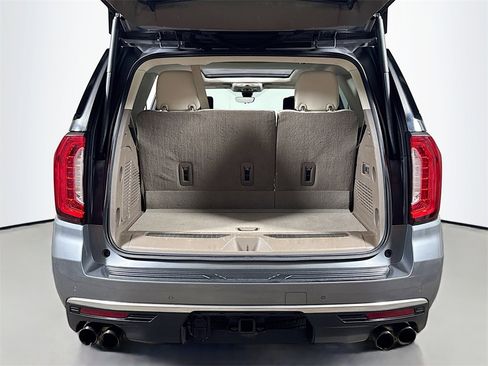 Used 2021 GMC Yukon Denali w/ Denali Premium Package image 27