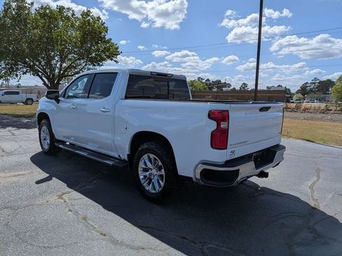 Used 2021 Chevrolet Silverado 1500 LTZ w/ LTZ Premium Package AWD/4WD image 5