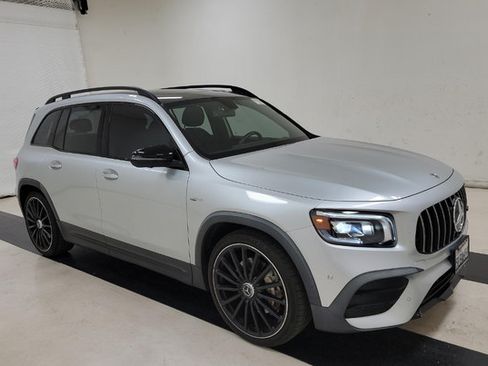 Used 2023 Mercedes-Benz GLB 35 AMG 4MATIC image 2