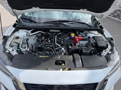Used 2022 Nissan Sentra SR w/ SR Premium Package FWD image 28