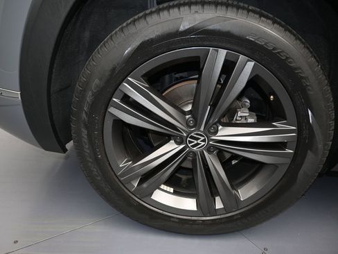 Used 2022 Volkswagen Atlas Cross Sport SEL R-Line image 43