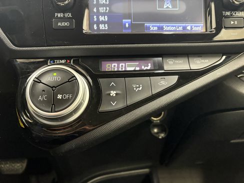 Used 2016 Toyota Prius C One image 15