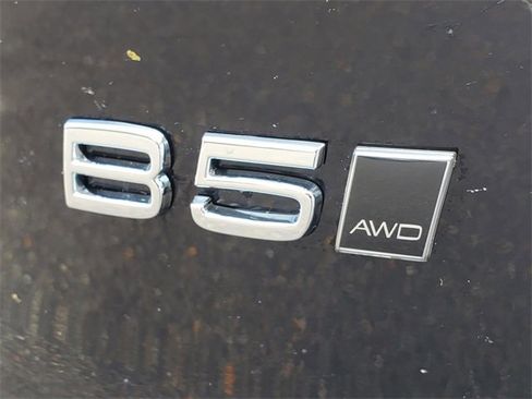 New 2026 Volvo XC40 B5 Core w/ Climate Package image 8