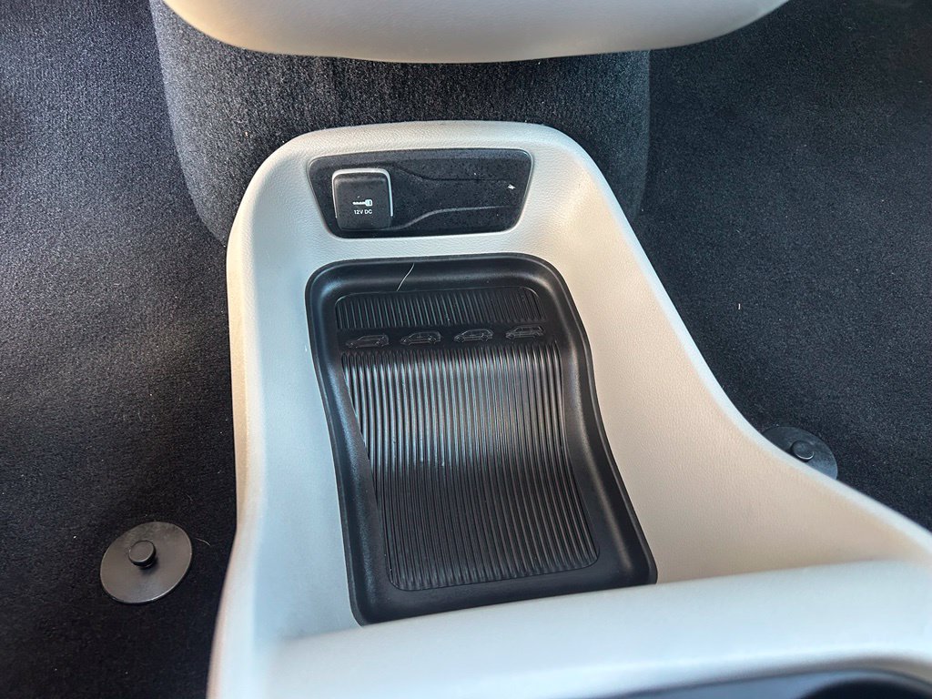 Used 2023 Chrysler Voyager LX FWD image 26