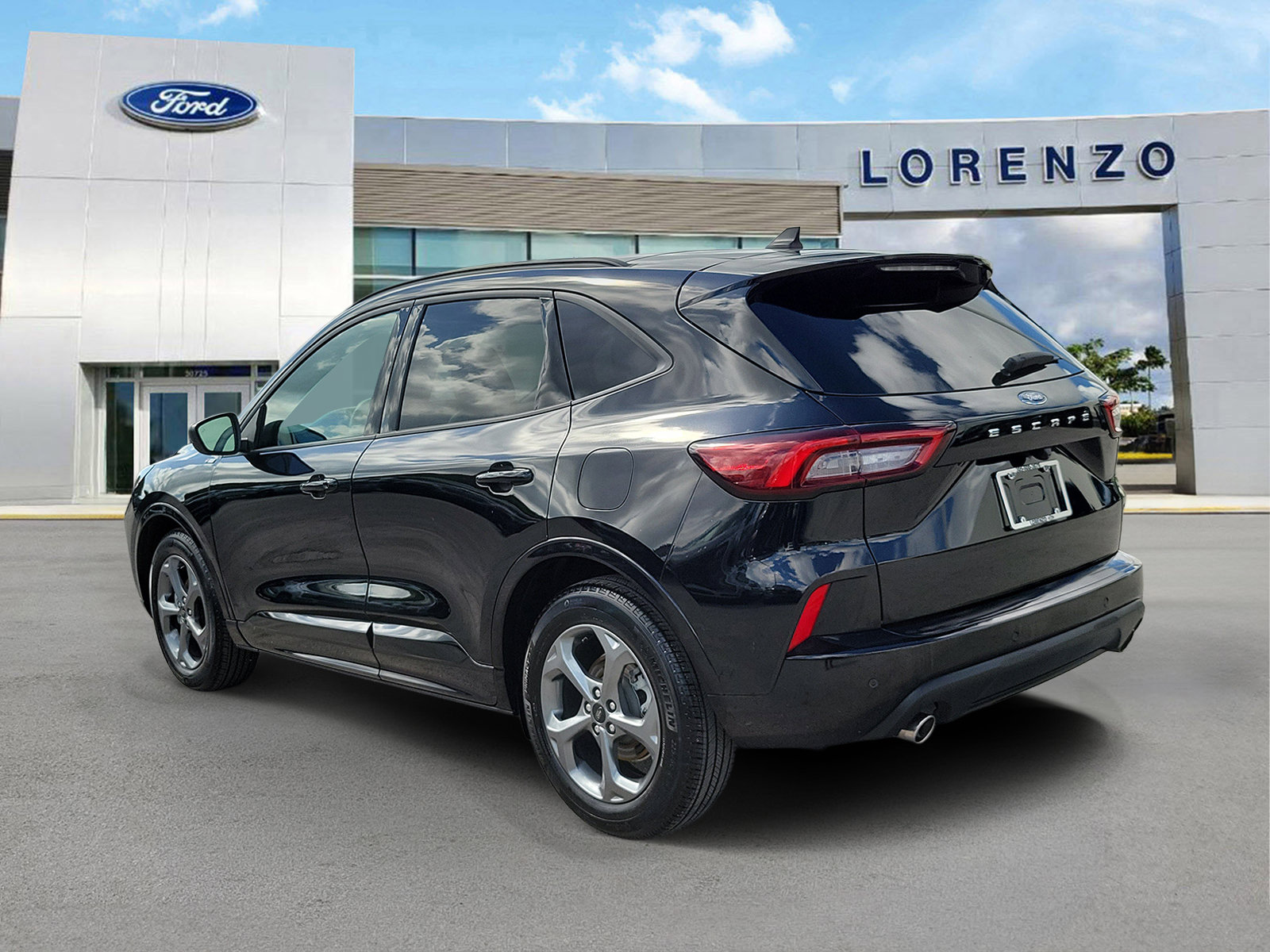 Used 2024 Ford Escape ST-Line w/ Tech Pack #1 FWD image 7