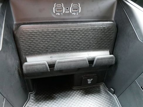 Used 2022 RAM 1500 Laramie AWD/4WD image 24