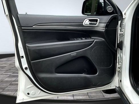Used 2019 Jeep Grand Cherokee Limited w/ Luxury Group II AWD/4WD image 22