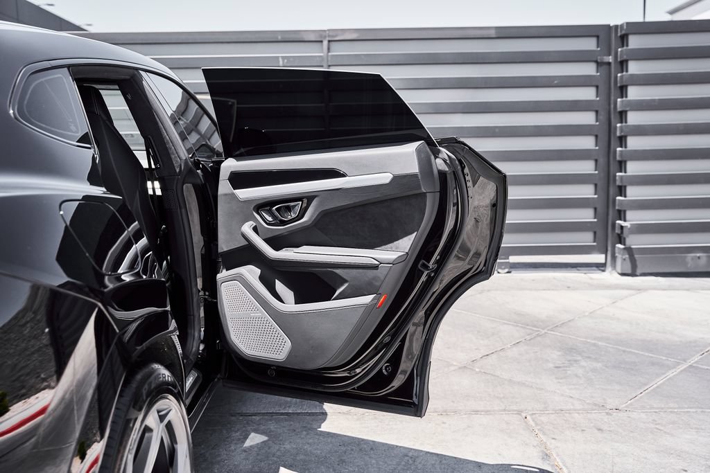 Used 2022 Lamborghini Urus AWD/4WD image 25
