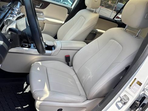 Used 2023 Mercedes-Benz GLB 250 image 5