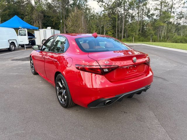 Used 2018 Alfa Romeo Giulia Ti Sport w/ Quick Order Package 22S Sport AWD/4WD image 16