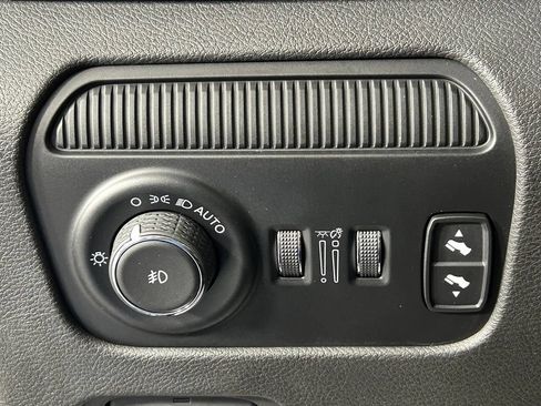 Used 2022 Jeep Wagoneer Series III w/ Rear Seat Video Group 1 AWD/4WD image 34